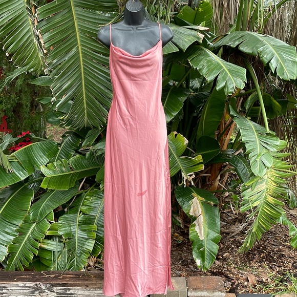 Astr the label Gaia satin slipdress - Picture 3 of 9
